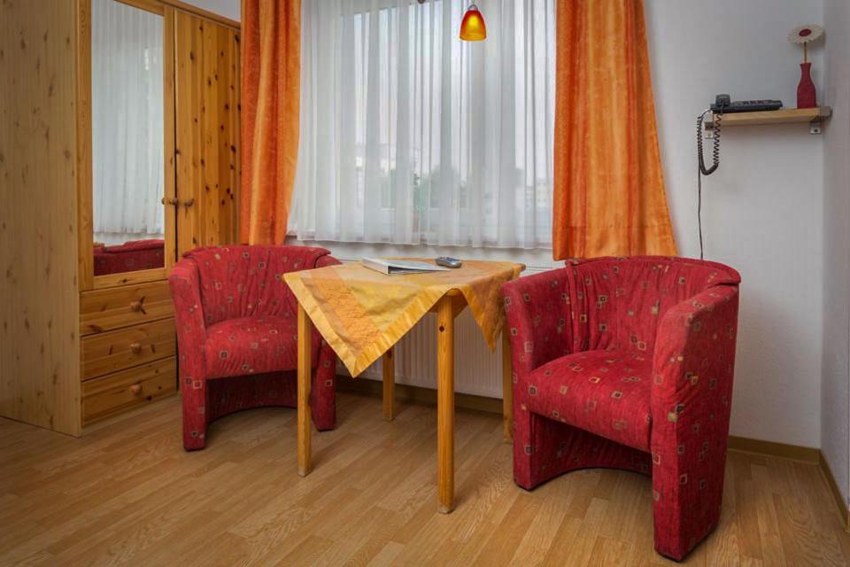 H&H Studio-Apartment Im Stadtteil Ostseeviertel Jedes Apartment Mit Kuechenzeilen - Fahrstuhl Und 24H Check In 그라이프스발트 외부 사진