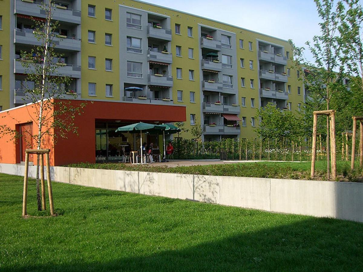 H&H Studio-Apartment Im Stadtteil Ostseeviertel Jedes Apartment Mit Kuechenzeilen - Fahrstuhl Und 24H Check In 그라이프스발트 외부 사진
