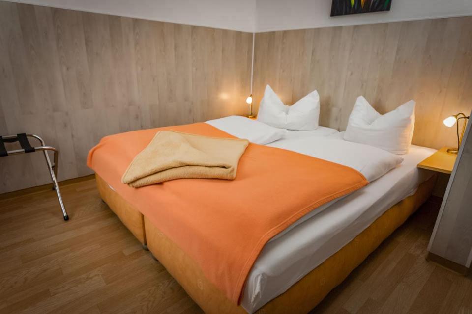 H&H Studio-Apartment Im Stadtteil Ostseeviertel Jedes Apartment Mit Kuechenzeilen - Fahrstuhl Und 24H Check In 그라이프스발트 외부 사진