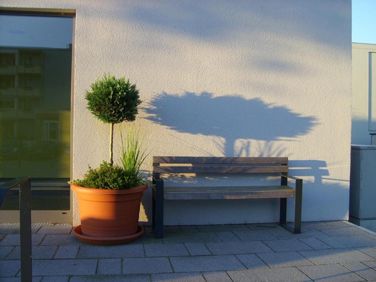 H&H Studio-Apartment Im Stadtteil Ostseeviertel Jedes Apartment Mit Kuechenzeilen - Fahrstuhl Und 24H Check In 그라이프스발트 외부 사진